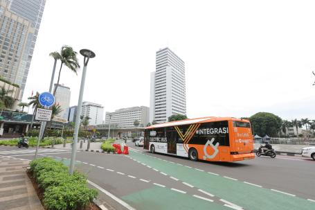 Foto transportasi publik Jakarta oleh KAIN