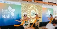 Pertunjukan tari tradisional Bali pada sesi pembukaan Pasar Rakyat, Pekan Iklim Bali