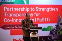 Deputy of Maritime Affairs and Natural Resources Arifin Rudiyanto opens the International Workshop of Partnership to Strengthen Transparency for Co-Innovation (PaSTI). Photo credit: Dwi Feriyanto for WRI Indonesia