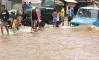 Sekitar 640.000 orang di Indonesia terdampak bencana banjir setiap tahunnya. Kredit foto: Pinot Dita/Flickr