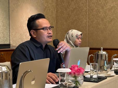 Mohamad Burhanudin berbagi informasi tentang keanekaragaman pangan lokal di Indonesia  