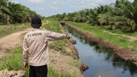 Gambar 1. Kanal pada perkebunan petani swadaya.