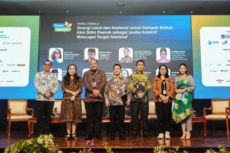 Foto bersama sesi Panel Utama 2 pada Forum Nasional