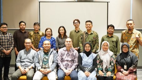 Tim WRI Indonesia bersama akademisi Universitas Riau & Universitas Mataram usai lokakarya, pada 4-5 Februari, di Jakarta.