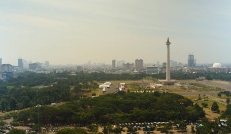 Haze over the Monas Monument, downtown Jakarta, Indonesia. Photo credit: James Anderson/WRI