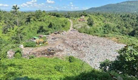 Lanskap wilayah Tempat Pengolahan Akhir (TPA) Airmadidi, yang merupakan salah satu TPA terluas Kabupaten Minahasa Utara, Sulawesi Utara, pada 9 Januari 2025. 