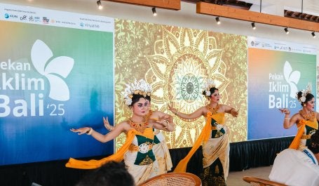 Pertunjukan tari tradisional Bali pada sesi pembukaan Pasar Rakyat, Pekan Iklim Bali