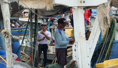Nelayan di pesisir Jakarta. Kredit foto: Sakinah Ummu Haniy/WRI Indonesia