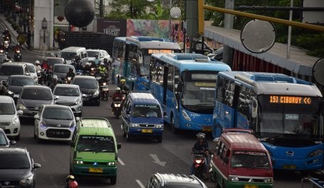 Different transport systems and use pattern lead to different emissions and offsetting potentials.Photo credit: WRI Indonesia