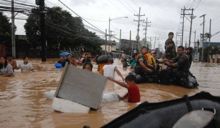 The IPCC finds that limiting global temperature rise to 1.5°C will bring less severe impacts than if the world warms by 2°C. Photo by Mass Communication Specialist 2nd Class William Ramsey/U.S. Navy