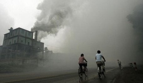 Direct factory emissions that are polluting the surrounding communities, where carbon offsetting mechanism could be implemented to tackle this issue. Photo credit: Mirco Gugnoni / Flickr 
