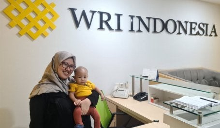 Balancing responsibilities as a mother and an employee is not easy, but a supportive environment can make a significant difference. Photo credit: Sakinah Ummu Haniy/WRI Indonesia
