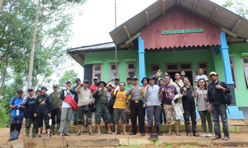 Para peserta Jelajah Konservasi. Foto oleh Umi Purnamasari/WRI Indonesia