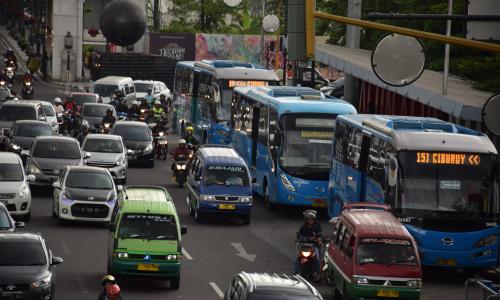 Different transport systems and use pattern lead to different emissions and offsetting potentials.Photo credit: WRI Indonesia