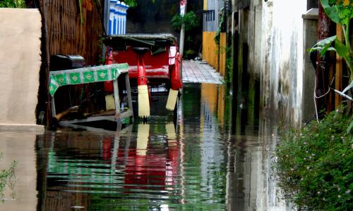 Flood in Surakarta, Central Java. Photo credit: Prabu Panji/Unsplash