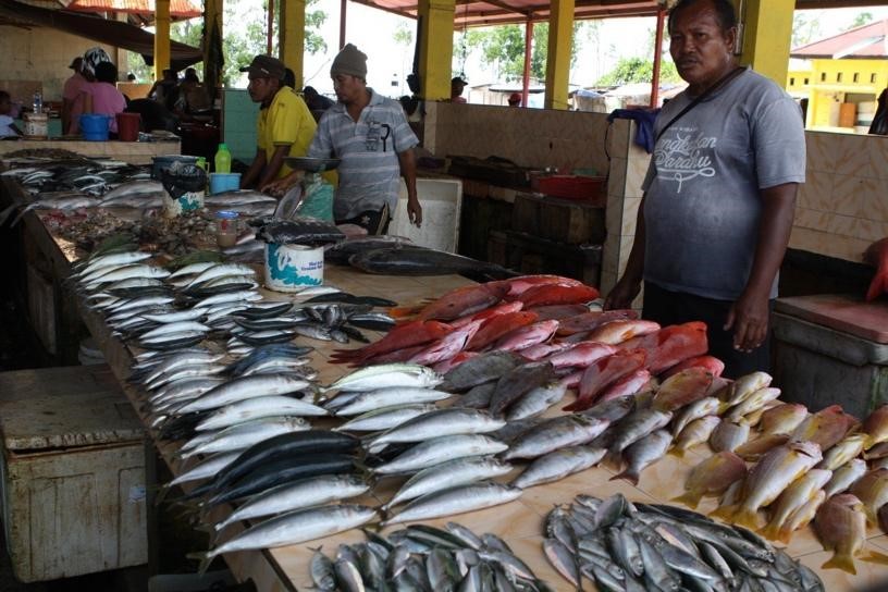 <p>Local fish market in Kaimana Regency, West Papua Province. Photo credit: Wiro Wirandi/Econusa</p>